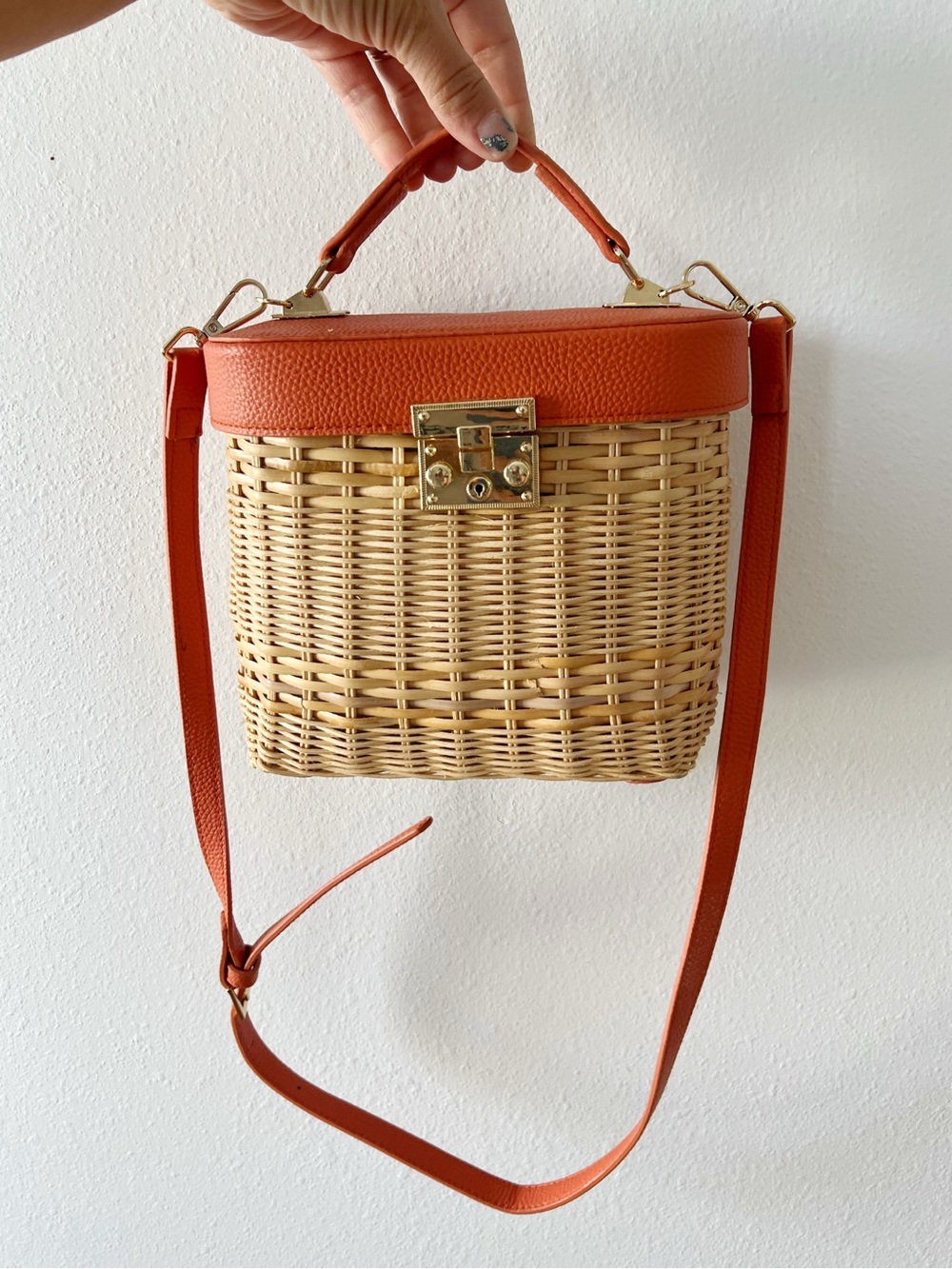 TOMMY BAHAMA | Straw Structured Mini Crossbody Bag | OS